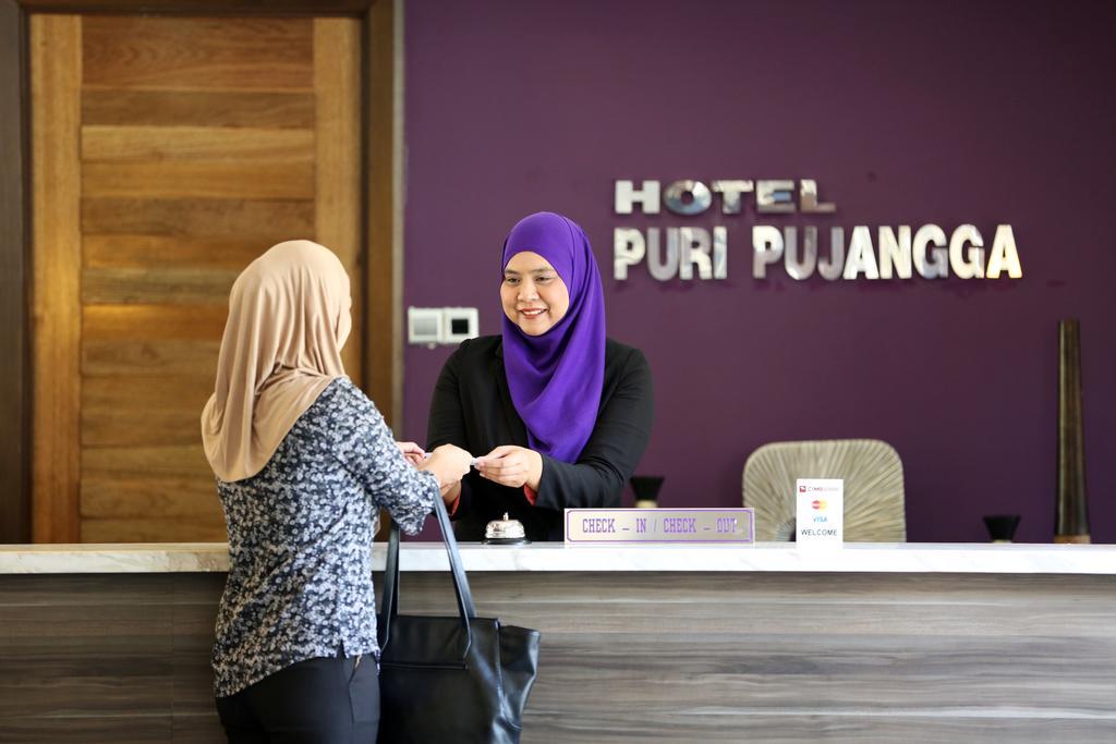 Puri Pujangga Hotel Bangi Exterior foto